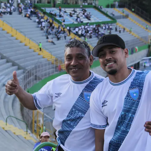 Afición de Guatemala en el estadio Cementos Progreso 