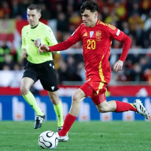 Pedri se convirtió en héroe esta noche en España 