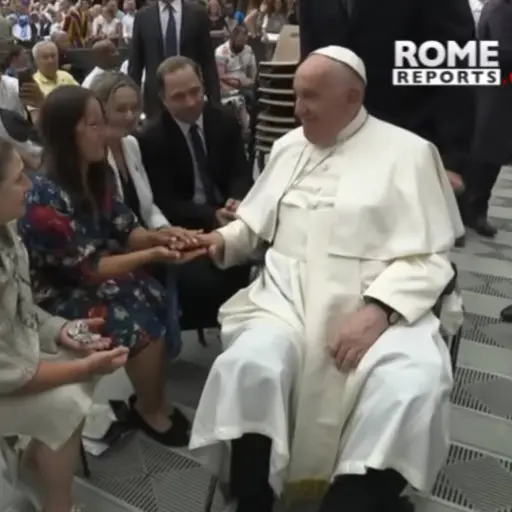 El día que el papa Francisco bendijo la medalla olímpica de Adriana Ruano - Rome Reports