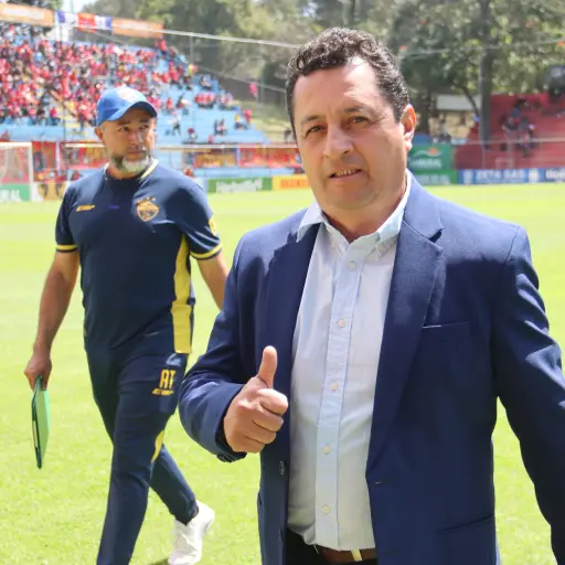 Roberto Montoya destituido de Cobán Imperial 