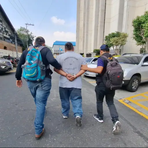 Los detenidos fueron llevados a la Torre de Tribunales para los trámites que exige le ley.  ,PNC de Guatemala.