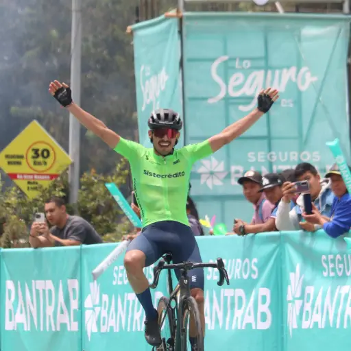 Wilson Peña del Team Sistecredito de Colombia gana tercera etapa de Vuelta Bantrab 2025 