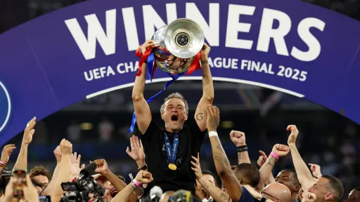 Luis Enrique. campeón de la Champions League con el PSG - UEFA