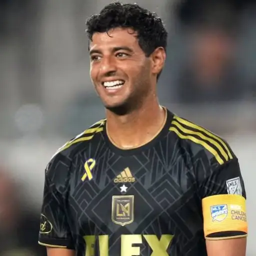 El mexicano Carlos Vela se despide del futbol  