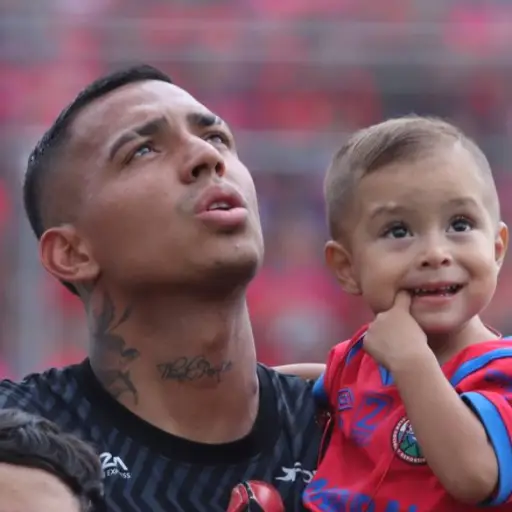 Kenderson Navarro vivió una final distinta por los problemas de salud de su hija recién nacida 