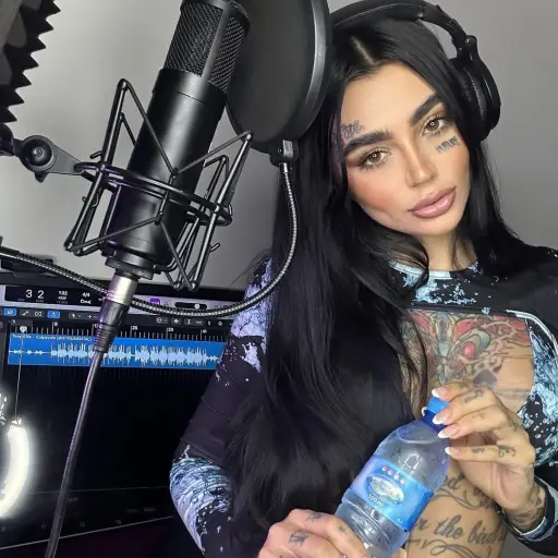 Ana B ,instagram @anabmusic