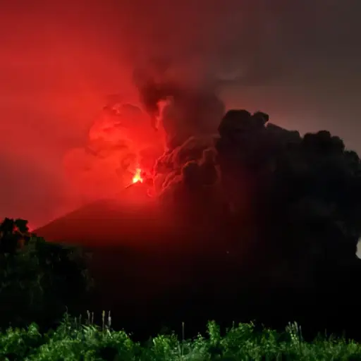 El volcán de Fuego incrementó su actividad desde la noche del 4 de junio. ,Conred