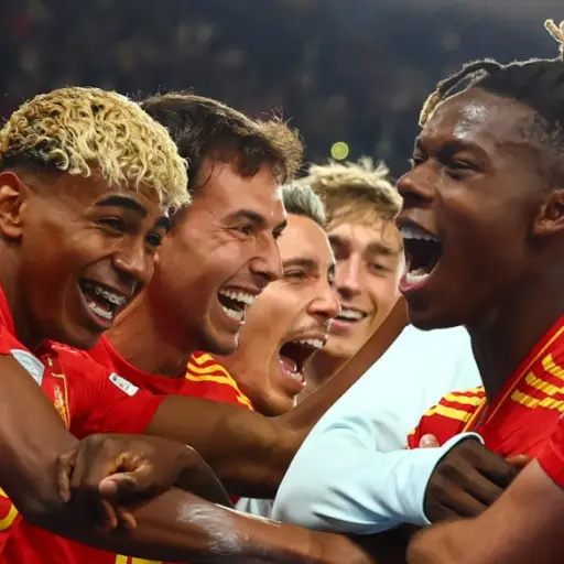 Nico Williams habla de Lamine Yamal y el Balón de Oro   