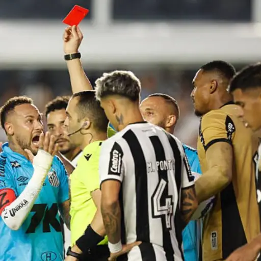Neymar expulsado en el partido entre Santos FC y Botafogo - Getty Images