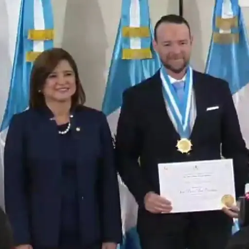 Adriana Ruano, Jean Pierre Brol y Jaime Viñals reciben la Orden Vicepresidencial - Captura de pantalla