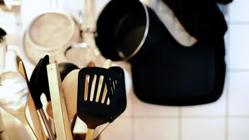 utensilios de cocina, cocina, cocinero, platos, equipo, herramientas de la cocina, familiar, cuchara de madera, sartén, utensilios, olla ,Pixabay