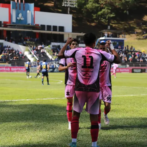 Celebración de Mixco ante Cobán Imperial - Deportivo Mixco