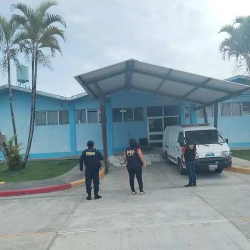 El personal fiscal se presentó al hospital de Poptún, Petén, para profundizar en la investigación del caso. ,Ministerio Público