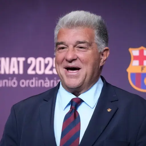Joan Laporta recibe apoyo de los socios del Barcelona durante su gestión 