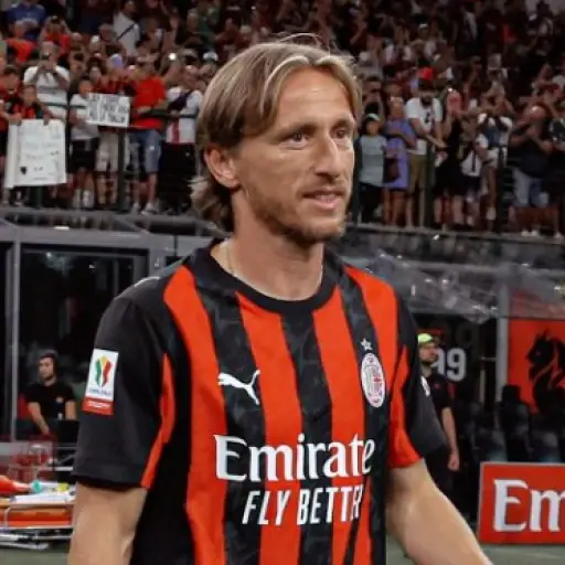 Luka Modric debutó este domingo con AC Milan 