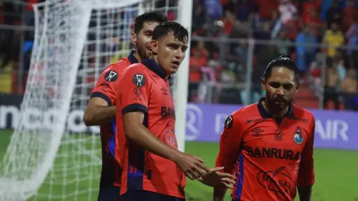 Celebración de Municipal ante el Real España - Alex Meoño