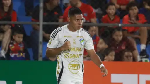 Erick Lemus igualó el clásico 1-1 en El Trébol 