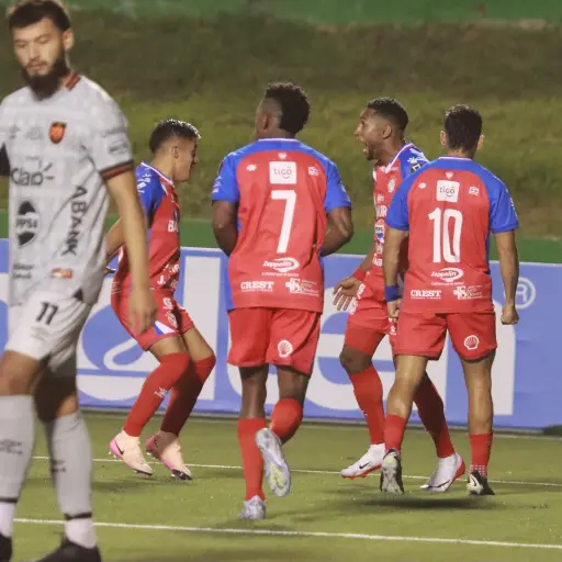 Celebración de Xelajú MC ante el Águila de El Salvador - Alex Meoño