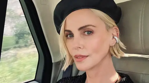 Charlize Theron ,Redes sociales