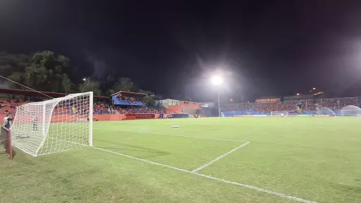 Así luce el estadio Manuel Felipe Carrera de El Trébol en su primera jornada nocturna 