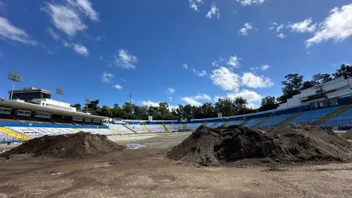 Estadio Doroteo Guamuch Flores registra atrasos en sus obras - Bancada Vos