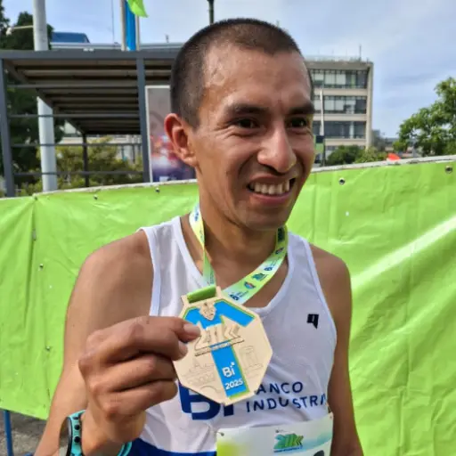 Alberto González y Viviana Aroche ganan la 21K de Guatemala - Alex Meoño