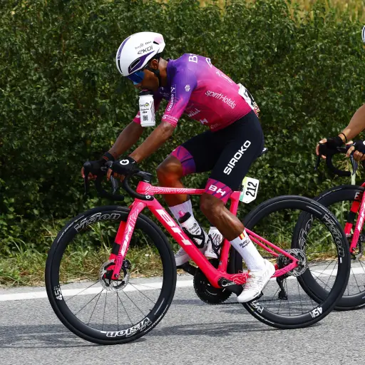 Sergio Chumil en la Vuelta a España 2025 - Burgos BH