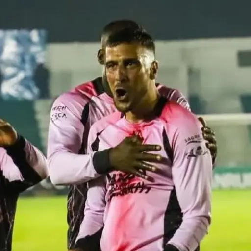 Nicolás Martínez se mete a la lucha por el título de goleo del Apertura 2025