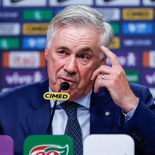 El técnico italiano brindó conferencia en portugués por primera vez 