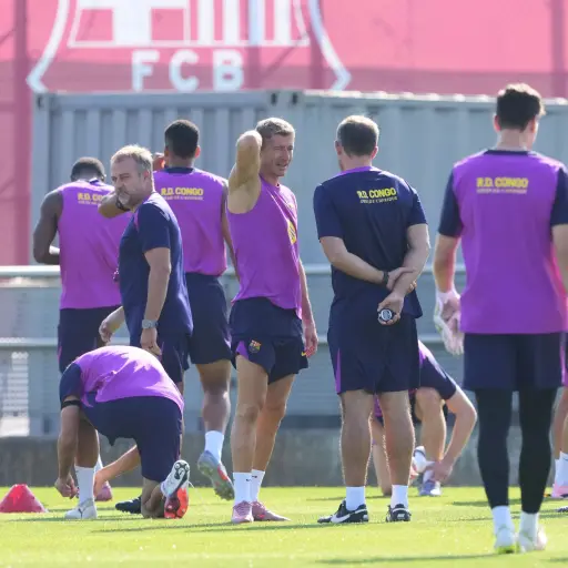 Robert Lewandowski trabaja con normalidad con Barcelona 