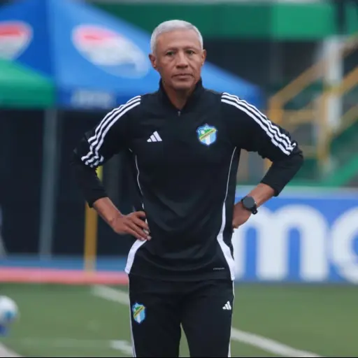 Roberto Hernández, técnico de Comunicaciones - Alex Meoño