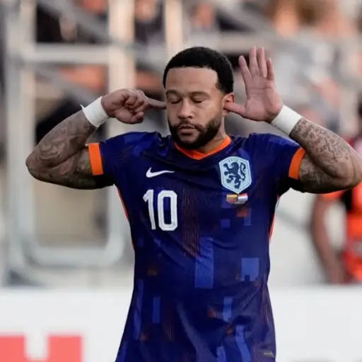 Memphis Depay supera a Robin van Persie como máximo goleador de Países Bajos 