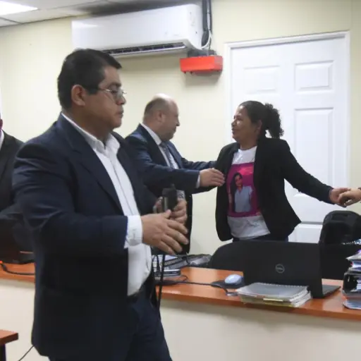 Anabella Chacón, madre de Melisa Palacios, tras escuchar el fallo del Juzgado de Mayor Riesgo C donde se envió a juicio por asesinato a los dos sospechosos del crimen de su hija. ,Omar Solís/Emisoras Unidas
