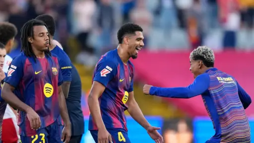 Ronald Araujo da triunfo al Barcelona frente al Girona