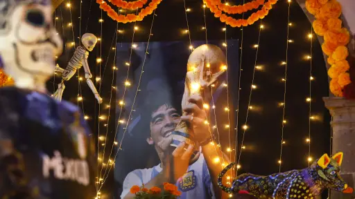 Altar dedicado a Maradona en México 