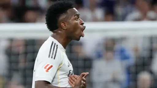 Vinícius mostró su enfado tras ser sustituido por su técnico Xabi Alonso