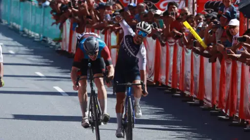 Bolívar Espinosa gana la primera etapa de la Vuelta a Guatemala 2025