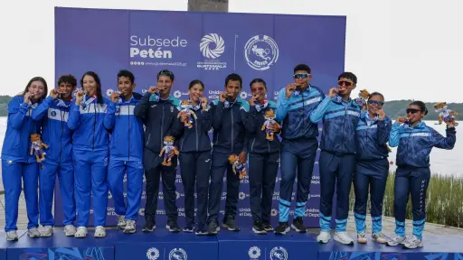 Equipo de remo logró el título centroamericano en el lago Petén Itzá