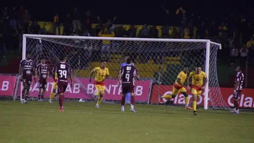 Marquense derrotó a Comunicaciones en el estadio Marquesa de la Ensenada