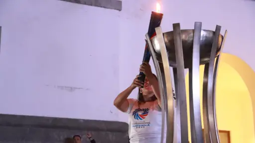 Adriana Ruano encendió el fuego de los Juegos Centroamericanos 2025