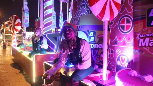 Los colores tradicionales de la época se mezclaron con los sonidos, olores y sabores de la marca B&B. ,Álex Meoño.