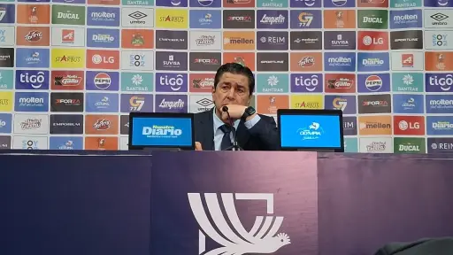 Luis Fernando Tena en conferencia de prensa tras perder ante Panamá 