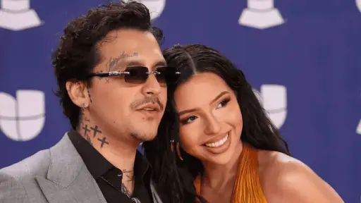 ángela y Nodal ,Instagram