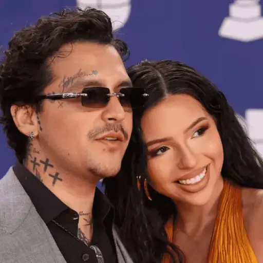 ángela y Nodal ,Instagram