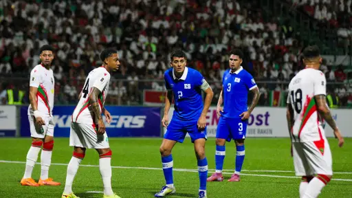 Surinam golea a El Salvador y se acerca al Mundial 2026 