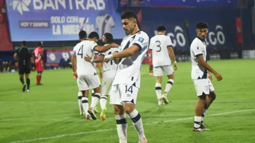 Guatemala derrotó a Surinam y la deja sin boleto directo al Mundial 2026 