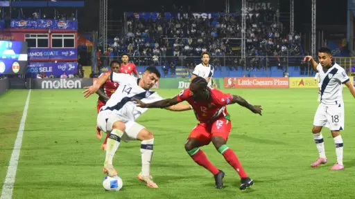 Partido entre Guatemala y Surinam por las Eliminatorias Mundialistas - Omar Solís
