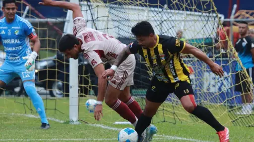 Partido entre Aurora y Comunicaciones - Jornada 18 del Apertura 2025 - Alex Meoño