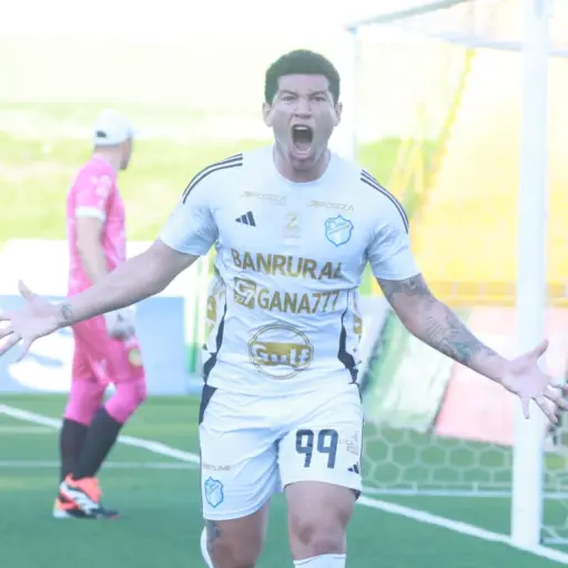 Comunicaciones dio de baja a Brian Martínez - Alex Meño