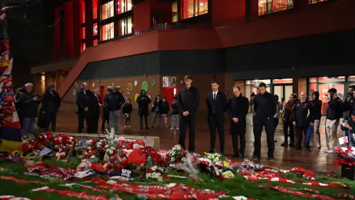 Un momento muy especial y emotivo lo protagonizó Trent, que quiso desplazarse al estadio donde se formó como jugador 